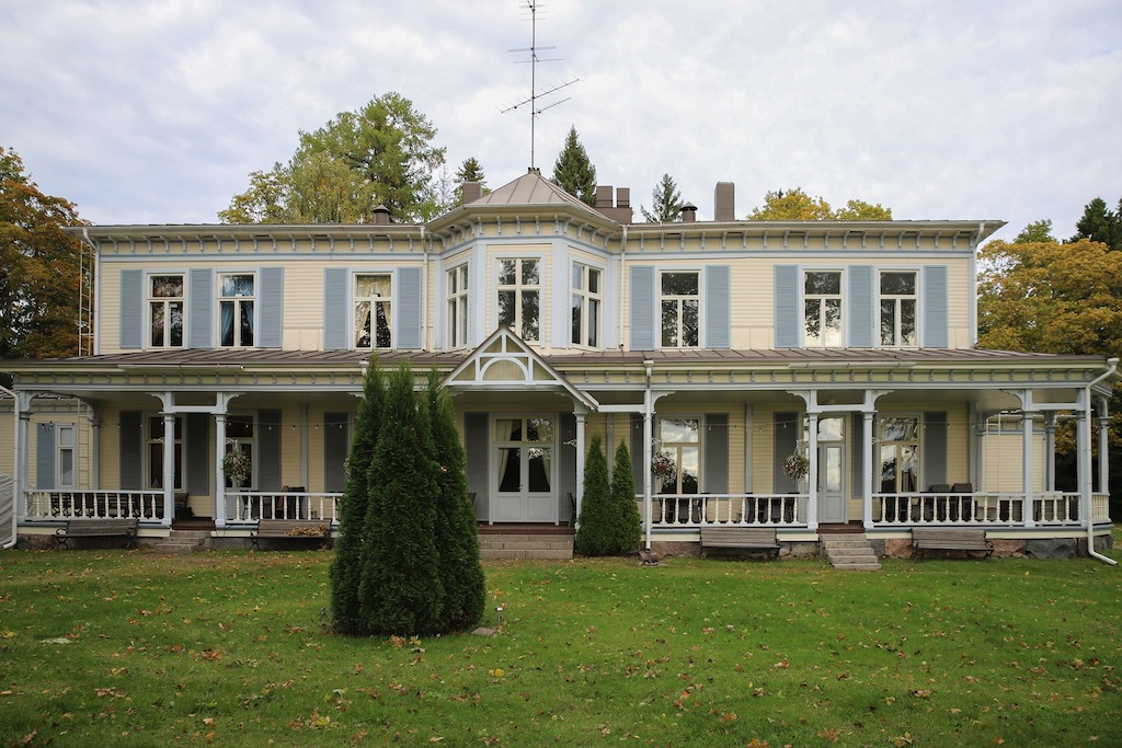 Neitsytniemi Manor Hotel